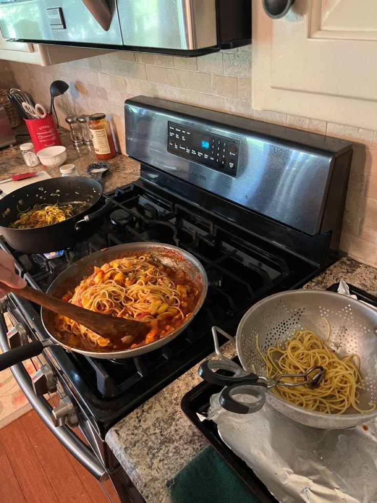 Aylanescaufx's tweet photo. Who's joining me to eat this special meal https://t.co/Ozs8Z6I62o
