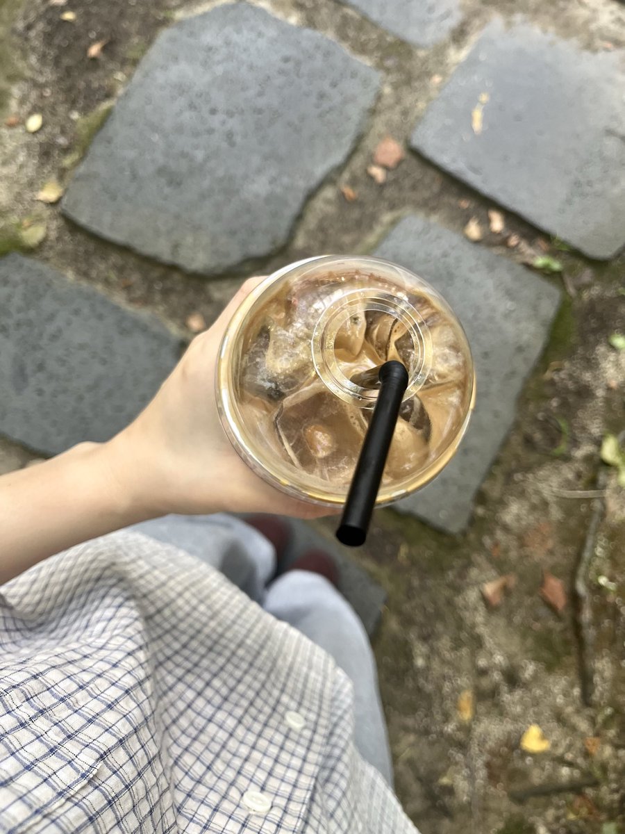 pancakyyyy's tweet photo. 날씨 조오타 🍃🚶‍♀️
쉬는 시간에 산책했고 다시 시작해야겠죠 https://t.co/zKeDy2hg6K