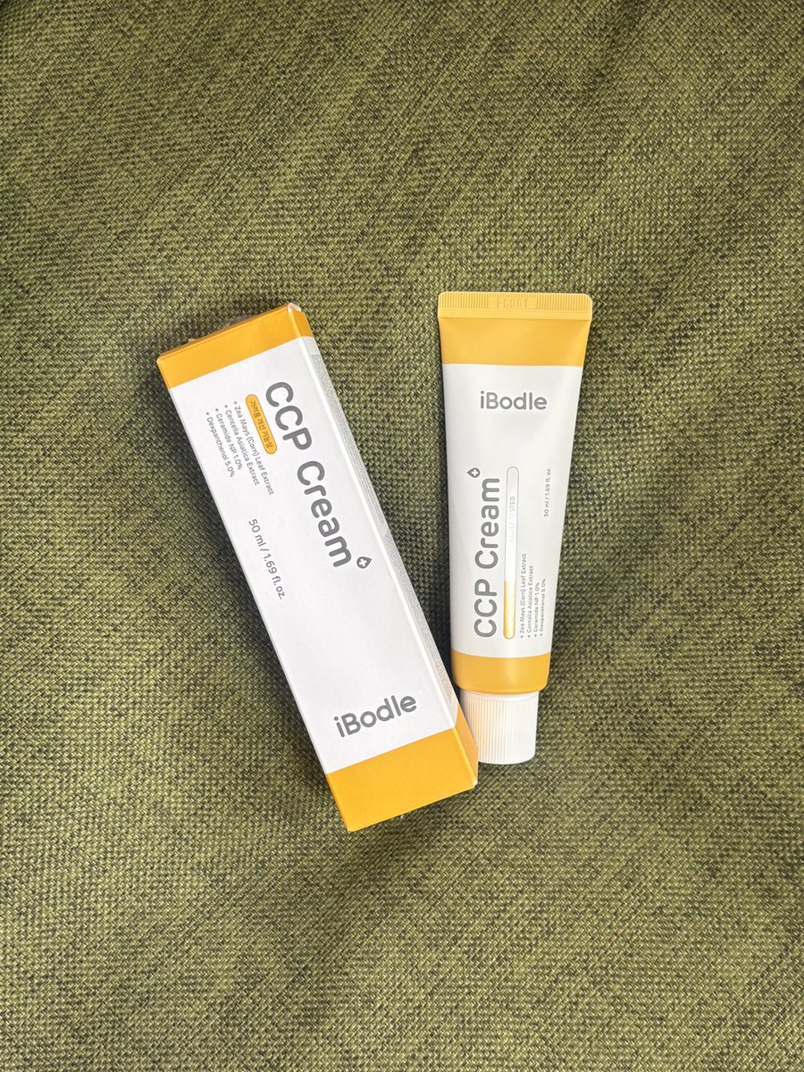 HYTSalon22's tweet photo. iBodle   
CCP Cream

韓国で見つけた、気になるスキンケア😌

やさしく包み込んでくれるような、
しっとりした使い心地✨
なめらかに伸びて、
スキンケアの最後に使いやすいクリームです🥹

こっくり感はありつつも、
重たすぎないのがお気に入り⭐️
乾燥が気になるときにも使いたくなるし
毎日のスキンケアに取り入れやすいクリームを探している方に🫶🏻

#iBodle #アイボドゥル #CCPCream #CCPクリーム
#韓国コスメ #韓国スキンケア #スキンケア #保湿ケア
#美容垢 #美容好きな人と繋がりたい #韓国コスメ好き #美容垢さんと繋がりたい #コスメ垢 #コスメ垢さんと繋がりたい