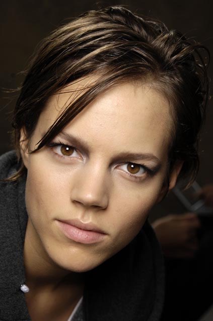 jamesdeanlightr's tweet photo. Freja Beha Erichsen backstage at Sophia Kokosalaki SS 2008 https://t.co/fVTwtRQTn3