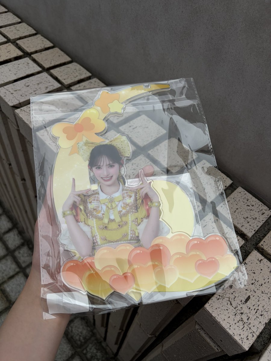 miyupecco_'s tweet photo. 超ときめき宣伝部 組長くじ 交換

【譲】組長賞 あきちゃんアクリルラック

【求】1等 ひとちゃんサイン入り扇子　or
　　特別賞 ひとちゃんコメント入り屏風

10/25有明 会場での交換希望です🙇🏽‍♀️

他種のため難しいかと思いますが、条件合う方いらっしゃいましたら何卒よろしくお願いします🙇🏽‍♀️ https://t.co/f5JIBrB1vI