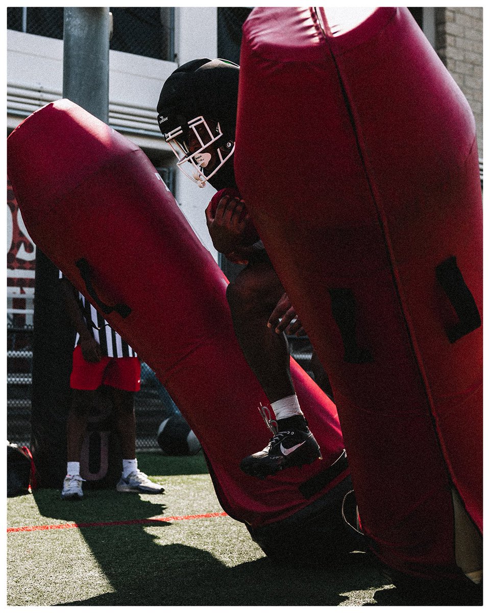AztecFB's tweet photo. Aztecs at Work 🚧

📰: https://t.co/Rs7ziPMLII

#AztecFAST 🍢 x #BeTheA1pha 🐺 x #TheClimb 📈 https://t.co/NX92Ff4q9i
