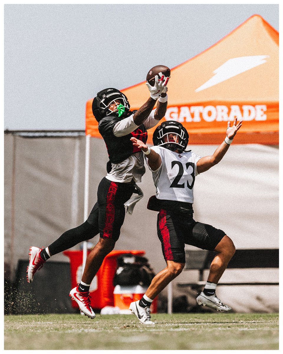 AztecFB's tweet photo. Aztecs at Work 🚧

📰: https://t.co/Rs7ziPMLII

#AztecFAST 🍢 x #BeTheA1pha 🐺 x #TheClimb 📈 https://t.co/NX92Ff4q9i