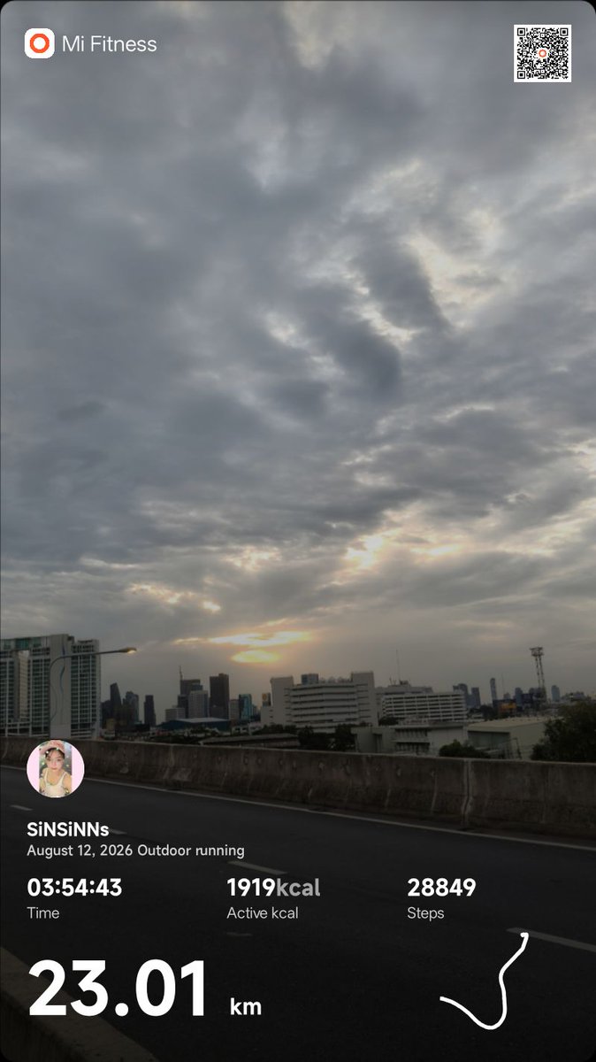 Im_SinSins_B's tweet photo. เก่งมาก แต่ก็ไม่เอาแล้ว 5555
เจอกันงาน ATM ไปซ้อมทำเวลาใหม่นะ
#sinsinsRUN
#RunForMom
#12aughalfmarathon https://t.co/QsKiYHZq0A