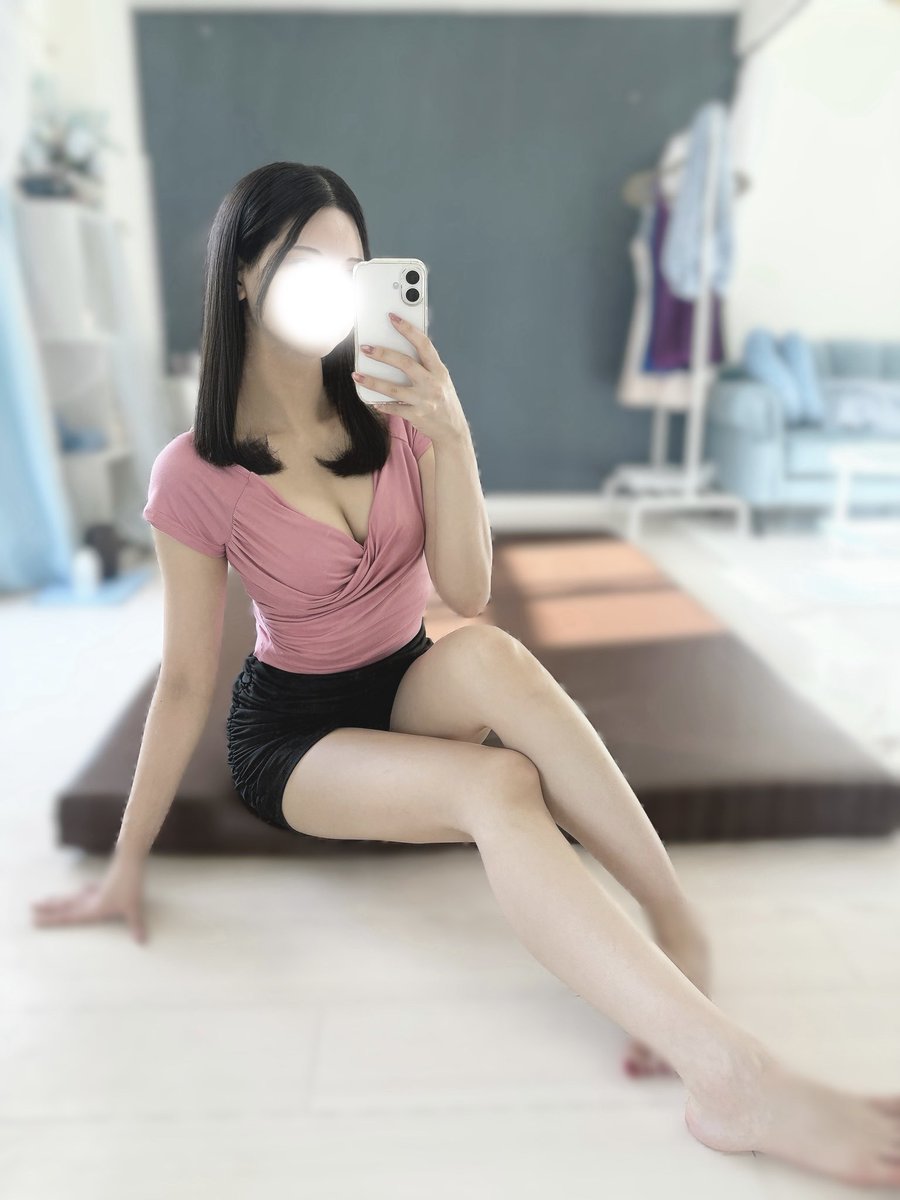 kotorin_mogu's tweet photo. 🩵 8/12(水)

容姿へのお褒めもモチロン嬉しいのですが
考え方や行動を『おもしろい』
と言っていただくのが1番嬉しい🥹

先日、言語化するのが上手いと
言っていただいたのがとっても嬉しく
ずっと心に残っています☺️💭

くだらない話をするのも好きですが
少し深～い話を語り合う時間も好きです✏️ https://t.co/YHaOyxfxNI
