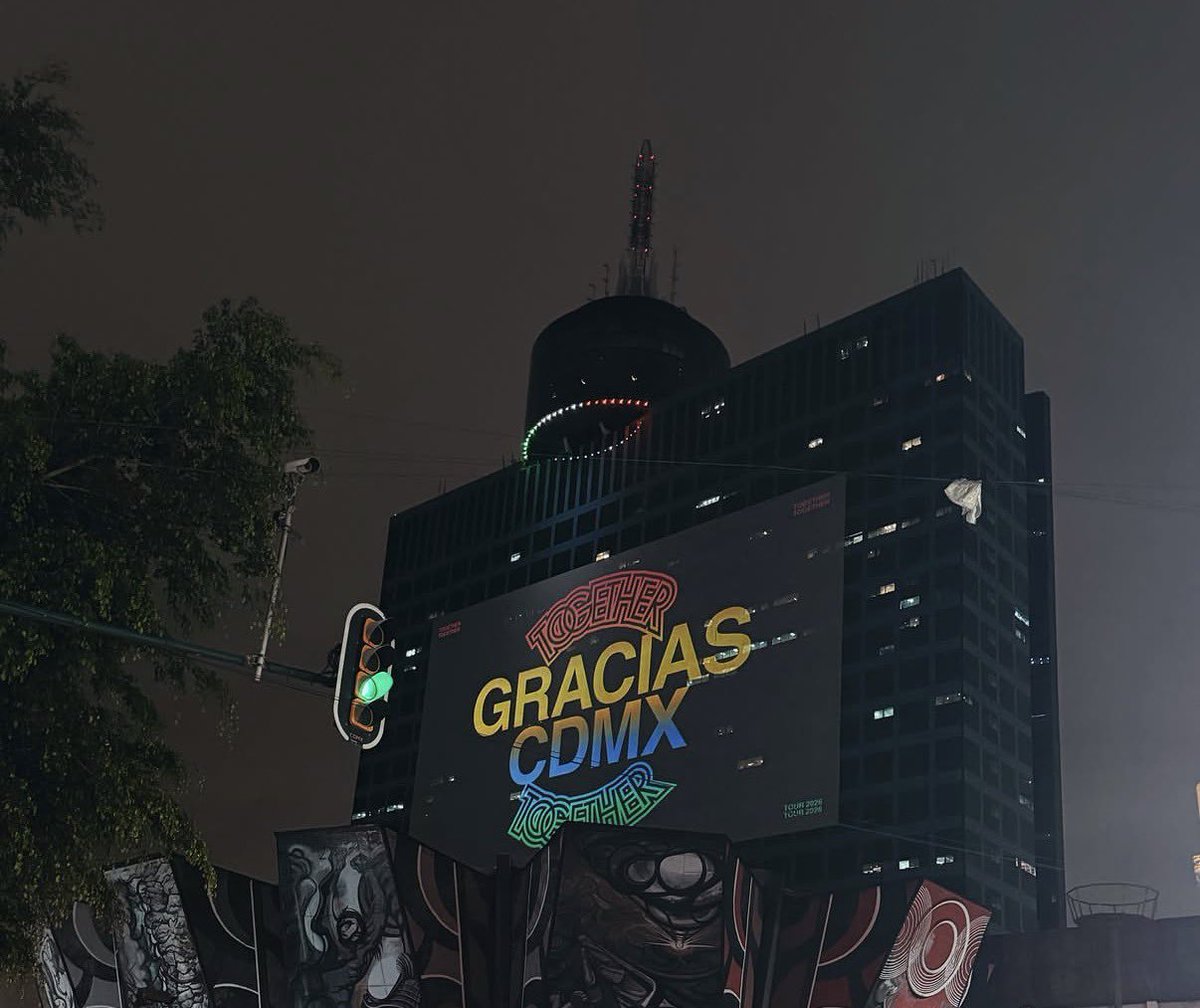 OT5Dailys's tweet photo. Harry Styles left a message at the World Trade Centre in Mexico City thanking his fans after the Together, Together Mexico City residency!

"Gracias CDMX"

via @hsxpleasing https://t.co/fjzg87qu4l