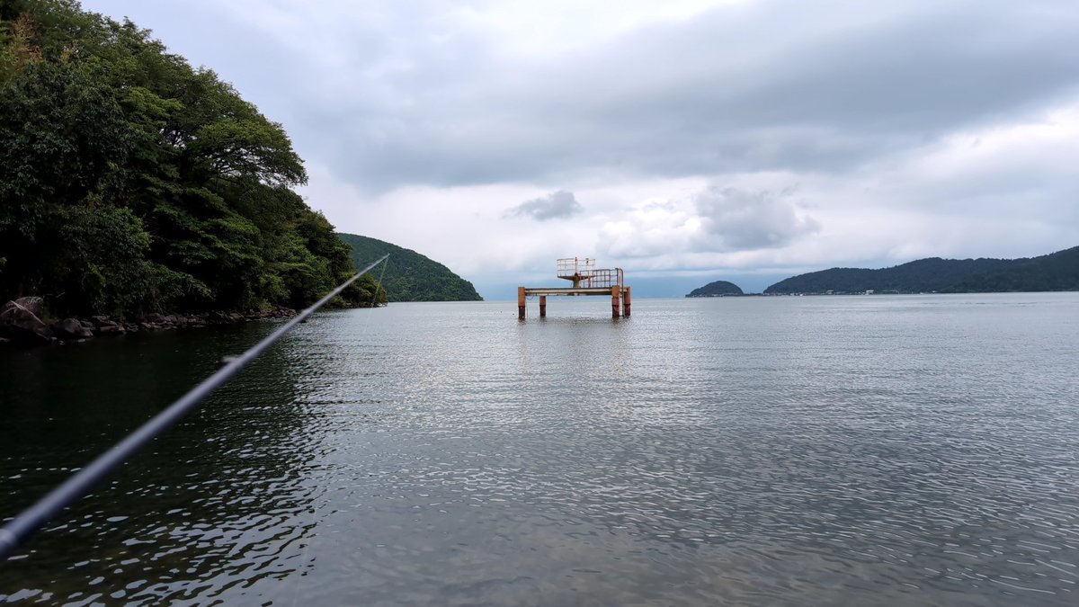 CooryKou's tweet photo. 昨日は爆風で、釣りを諦めて近江牛食べ放題😊

今朝もダメだろうとゆっくり起きたら予想外に穏やか💦

早めにチェックアウトして、短時間ですが久しぶりのポイントへ😄 https://t.co/uScW2cfFcB
