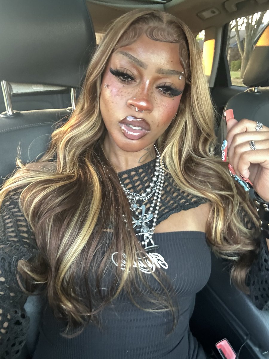 ddestroypariss's tweet photo. in luv w being brown https://t.co/fcMPZcLFjQ