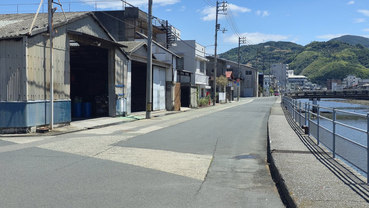 Blueplumbago86's tweet photo. #すずめの戸締まり https://t.co/bAyRyJnlPj