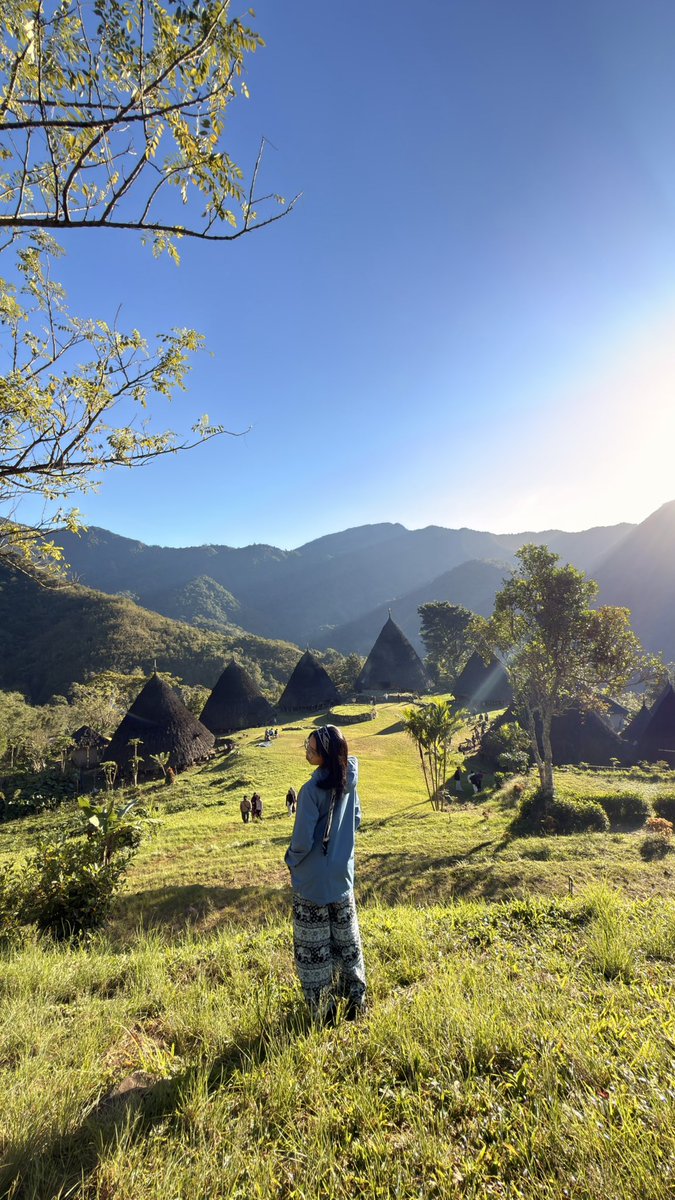 fruteaau's tweet photo. trekking 3 jam it’s okay lah
dapat view secakep ini🤩🤩 https://t.co/fg5Lo3Q9Yz