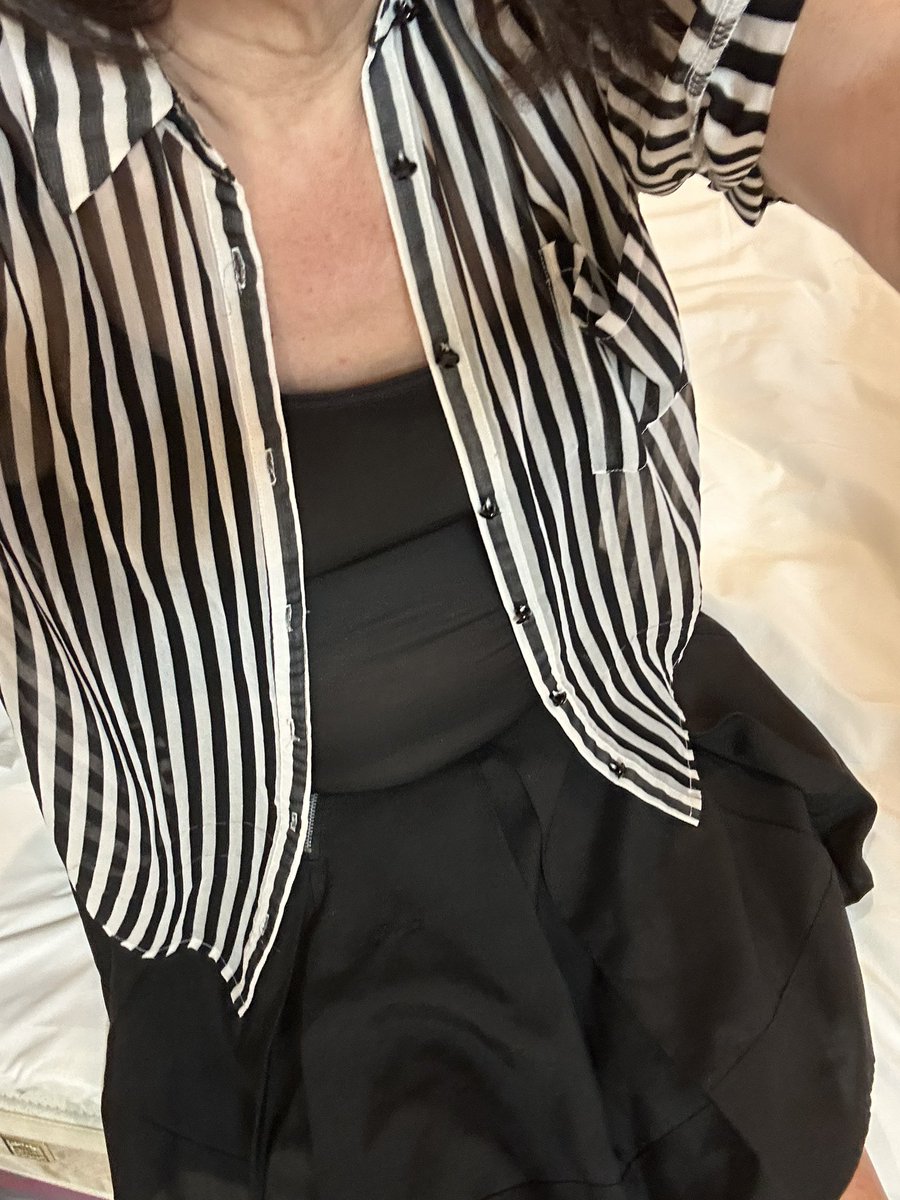 VltAu40's tweet photo. また白手袋から突然メールが
鼻っから冷やかしだと思ってメールやり取りして、会う約束をしてしまった
もう近くまで来てるらしい
待ち合わせの場所の写真も送ってきた
会ってホテルに入ると
なんやこれ
楽な仕事
また良かったら会いたいって

#内職熟女 https://t.co/GD8UHApCAT