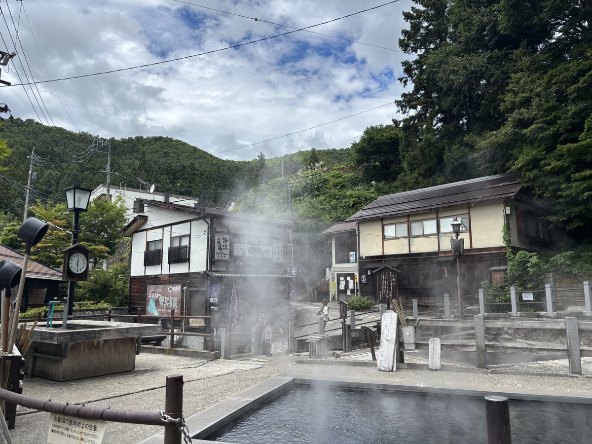 Lif_journy's tweet photo. 野沢温泉で足湯〜♨️ https://t.co/hYv0vrnrU6