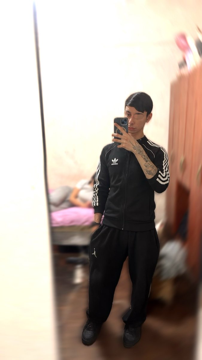 i_tlpzOF's tweet photo. wich one is better?🤭🥰 https://t.co/XrgjOijtpU