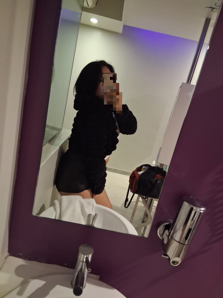keyla1_1_'s tweet photo. Holi bb🖤 https://t.co/f8dTf5xLkp