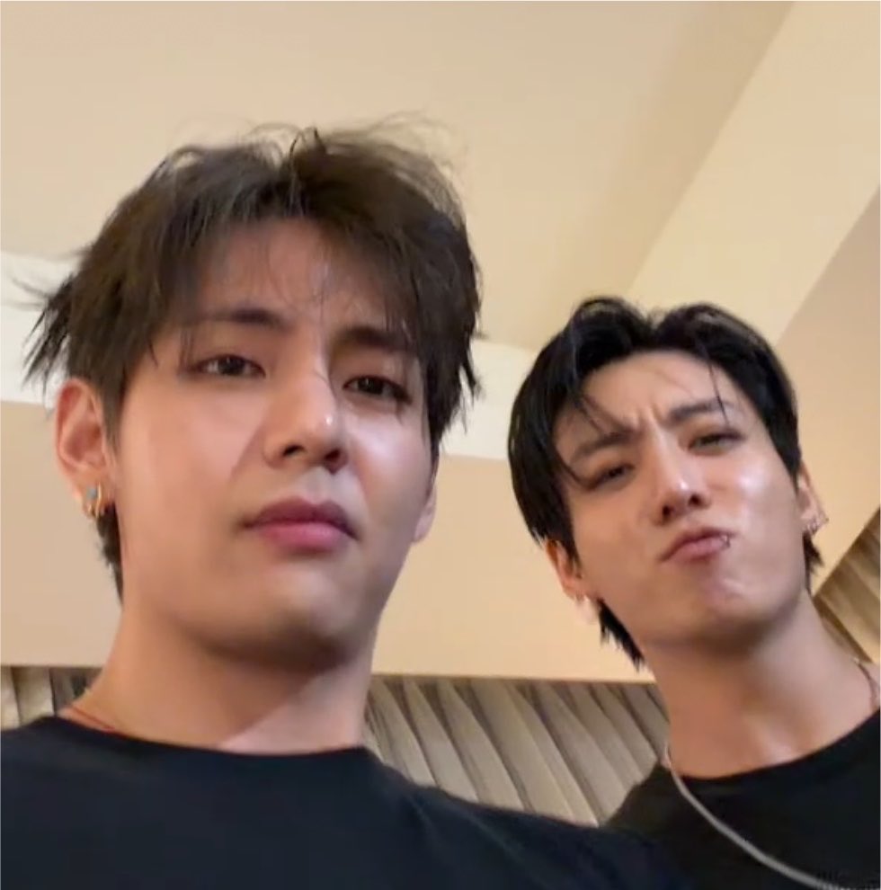 giggIeguk's tweet photo. NOBODY SAVE ME IM RIGHT WHERE I WANT TO BE https://t.co/fjA0rMPaST