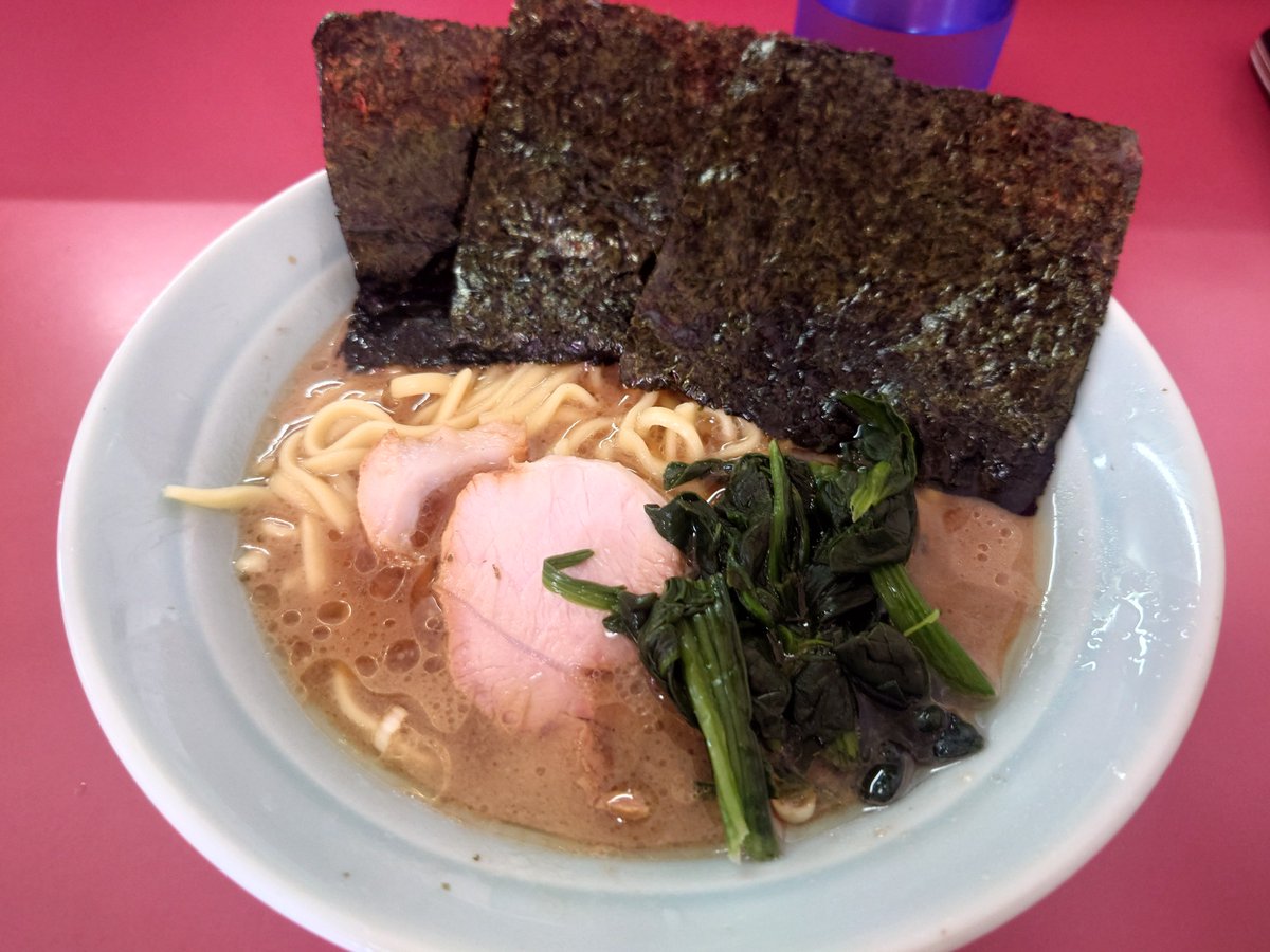 hara0923's tweet photo. 沼津家
和風チャーシューメン＋肉まみれ
開店前満車、開店PP！ある意味違った緊張感があって良いw全種類食べたけどやはりノーマルが1番好きですね…てことで一時間空けてもう一杯w大将がさっき来たよね？はワロタ🤭
#沼津家
#浦の星麺友会 https://t.co/UOv8LZ2Xvt