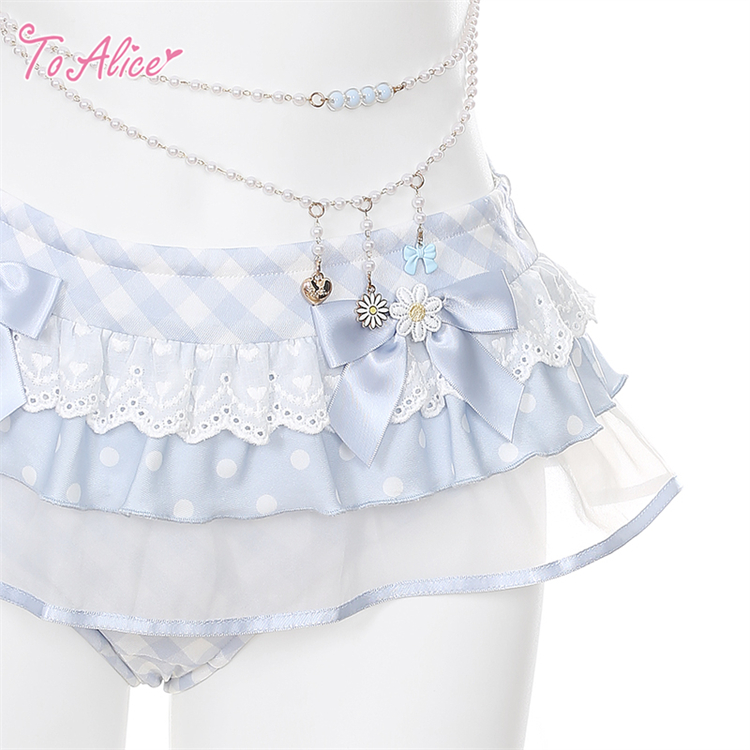 toalicejapan's tweet photo. ❤️ToAliceJapan❤️

\ New Arrival /
本日より発売スタート🌟新作アイテムが登場🎀

🎀ToAlice🎀
【サマーデイジーシリーズ】

・デイジー×ギンガムチェックビキニ　¥8,360
⇢🛒https://t.co/NYq2lJhESD
カラー：ブルーチェック
（サイズ:S/M/L）

デイジーのモチーフとリボンがたっぷりとあしらわれたギンガムチェックのビキニ。

🎀ToAlice一覧⇩
［https://t.co/JwtkWW6df2］
#ToAlice #ToAlice新作