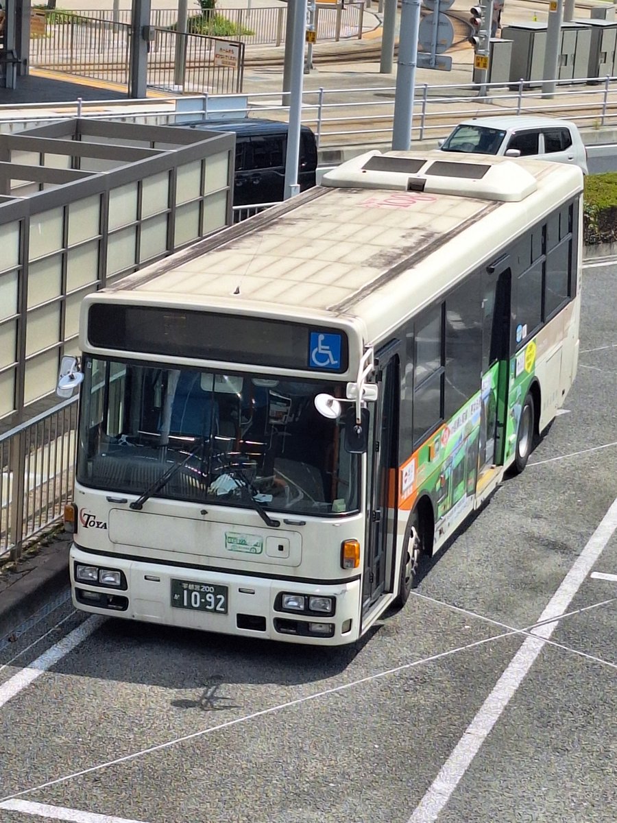 kazuhiro108's tweet photo. 久しぶりの宇都宮駅に来た。
餃子じゅうべい。高速バス。EVバス。元東野バスが居ました。 https://t.co/9eFp7vtwHh