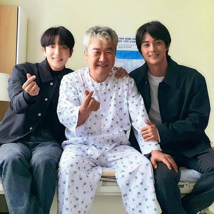 garibilou's tweet photo. 아무래도 장발이 조타… https://t.co/lPX544dKO6