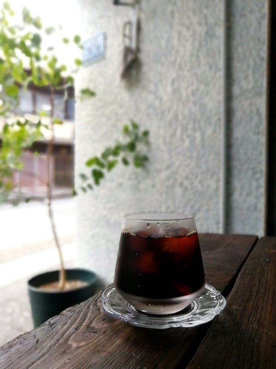 cafe_miconos's tweet photo. 小倉まお個展
「蛸展」

本日は5日目となりました、横須賀は台風の影響は殆ど無く適度に過ごしやすい一日となっております。

週末から新しい豆を提供出来るように焙煎をしながらお待ちしております☕

新銘柄は
インド・バルマアディ 
ルワンダ・バホ・ブギ 
ガラパゴス サンタクルス 

良い一日を☕ https://t.co/CkNTp2recF