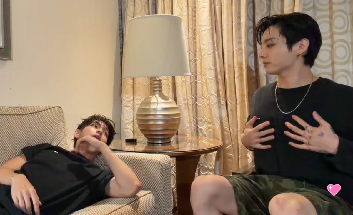 dywtylmez's tweet photo. #taekookau where jk is a psychologist and is practicing with his bf how to give therapy, but ends up just offering tae to touch his boobs to realise stress https://t.co/CzBQXWR09T