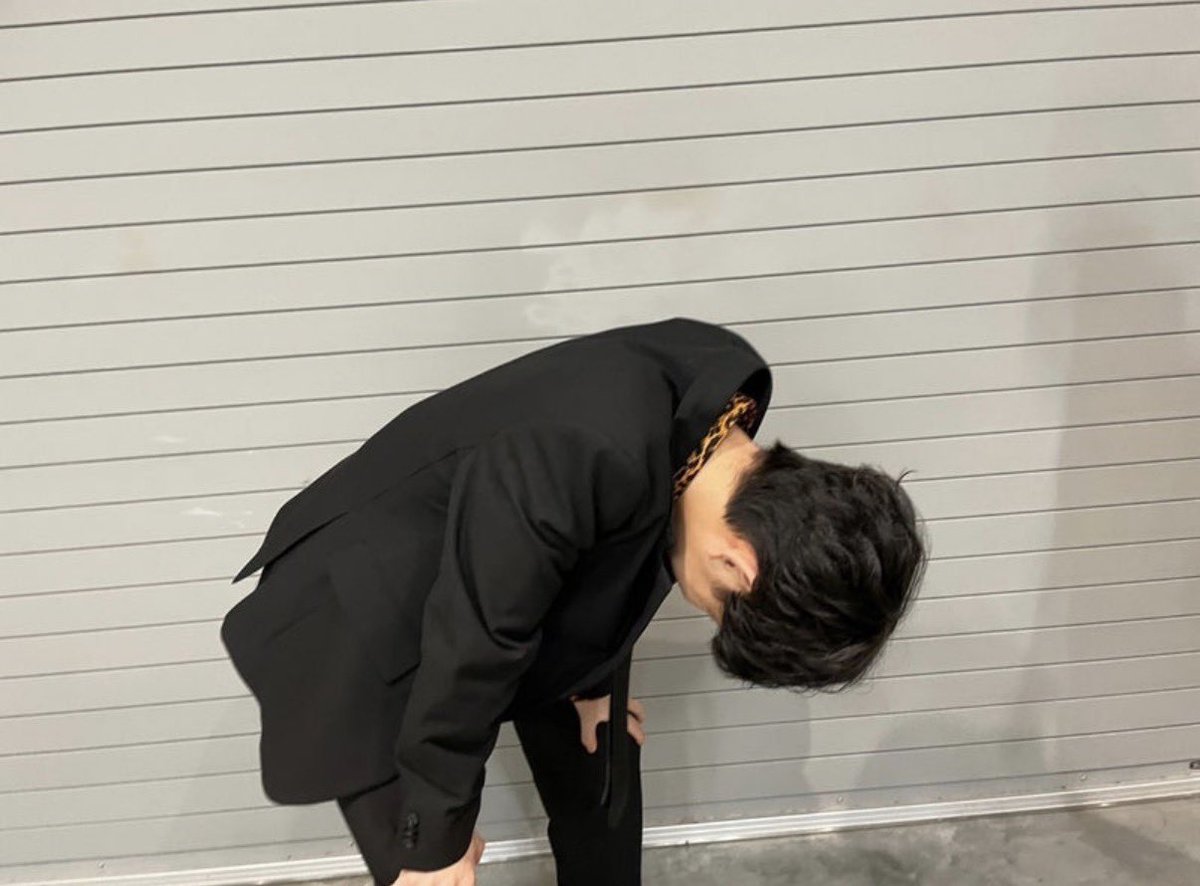 harunotoriko_'s tweet photo. 可愛いポーズをしたら恥ずかしすぎて崩れ落ちる最年少←可愛すぎて保護 https://t.co/WEHufyIOwg