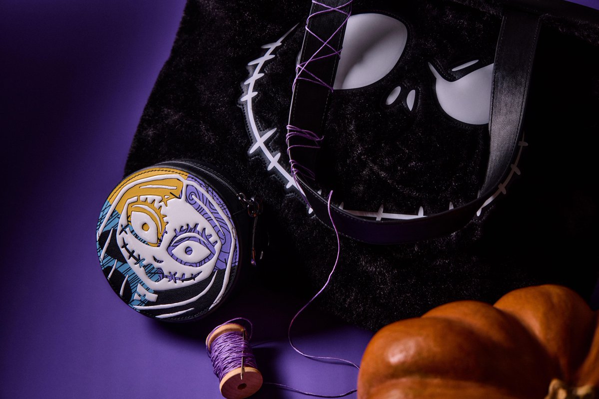 DisneyParks's tweet photo. What's this 👻 Disney Tim Burton’s The Nightmare Before Christmas Collection by Bath &amp; Body Works arrives next week 🎃 https://t.co/g80dWkKh24 https://t.co/80i82TmqAd