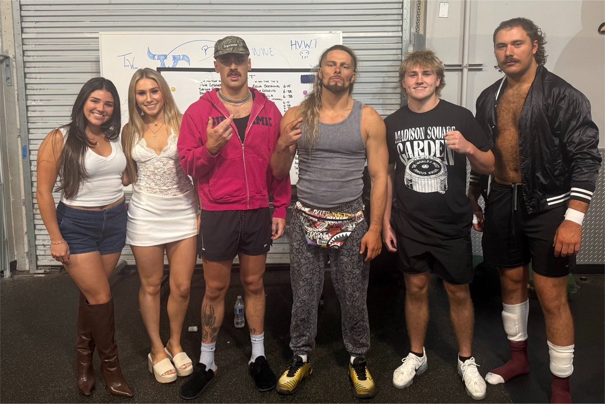BrooksJensenWWE's tweet photo. Heritage
#WWENXT https://t.co/Av2QhmmIKx