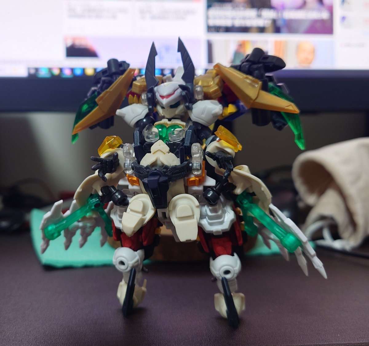elsonlu's tweet photo. 機體概念

以魔装機神的ノルス・レイ作為基礎

裙甲是我個人癖好

#モビルスーツアンサンブル

#ロボットコンチェルト https://t.co/rTEjUryHG6