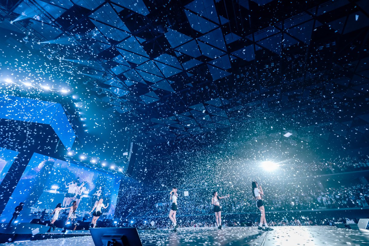 warnermusic_jp's tweet photo. #NMIXX

「NMIXX 1ST WORLD TOUR ＜EPISODE 1: ZERO FRONTIER＞」の日本公演を開催し、唯一無二の“MIXX POP”の世界観と、圧倒的なライブパフォーマンスで観客を魅了🫧

さらに、2026年11月・12月に日本デビューショーケース「NMIXX JAPAN DEBUT SHOWCASE “N=MIXX”」を開催することをサプライズ発表📢🤍

「Blue Valentine」の日本語バージョンも初披露し、12月9日(水)に控える日本デビューへの期待感を一層高めた。

🎫NMIXX JAPAN DEBUT SHOWCASE “N=MIXX”  詳細&チケット申し込み
https://t.co/3TqI4iFqtP

撮影：田中聖太郎写真事務所

@JYPJAPAN_NMIXX