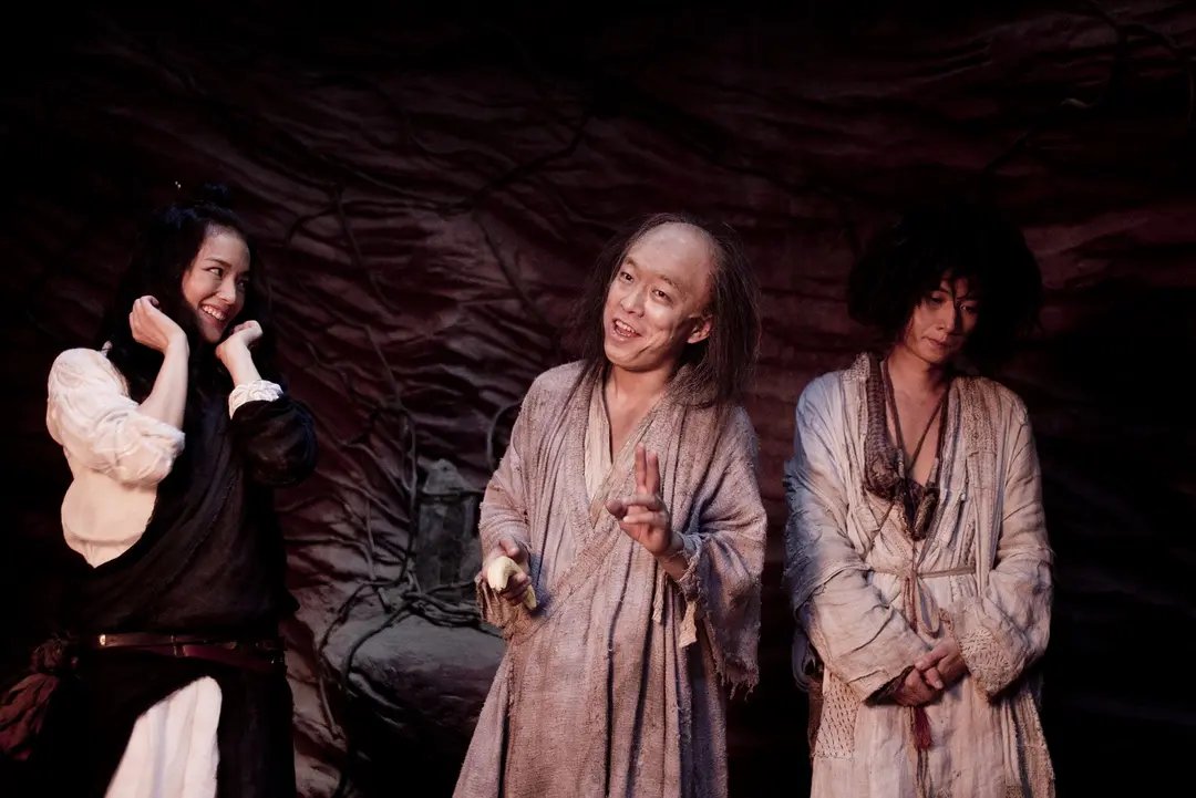 CineMalice2024's tweet photo. 【サブスク上映】
『#西遊記〜はじまりのはじまり〜』🇭🇰🇨🇳【8/20(木)まで上映】
監督：#チャウ・シンチー(周星馳)
出演：#スー・チー、#ウェン・ジャン、#ホアン・ボー、#ショウ・ルオ 他

明日水曜日は9:55～/13:55～シアター2にて上映いたします！サブスク上映は今週の木曜までです。
ぜひ『#カンフーハッスル』と合わせてご覧ください🐿

ご予約：https://t.co/Oi3iBsF6v7

「少林サッカー」のチャウ・シンチーが監督し、有名な「西遊記」の導入部を映画化。孫悟空らが冒険の旅に出発するまでをとびきりコミカル＆スリリングに描いた痛快娯楽作！

〈今後の上映予定〉
8/20(木)   10:00～/14:00～【最終上映】