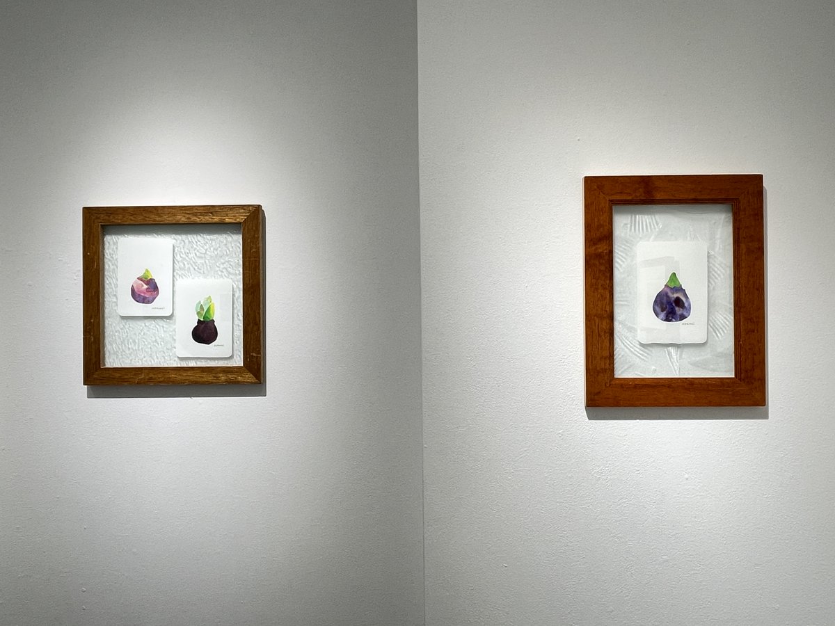 jinengallery's tweet photo. 本日も19時迄営業中🌻
2026年8/11(火)〜8/16(日)
【A室】#長内知美 展 – 詩(うた) –
【B室】#安立貴美枝 展 Between Then and Now ”層の探求”

東京都中央区日本橋堀留町1-8-9 渡菊ビル6F
⏰13〜19時 / 金曜〜20時 / 最終日12〜16時 / 休廊：月曜

#展覧会 #個展 #日本橋 #平面 #ガラス https://t.co/pMFmrl6hzn