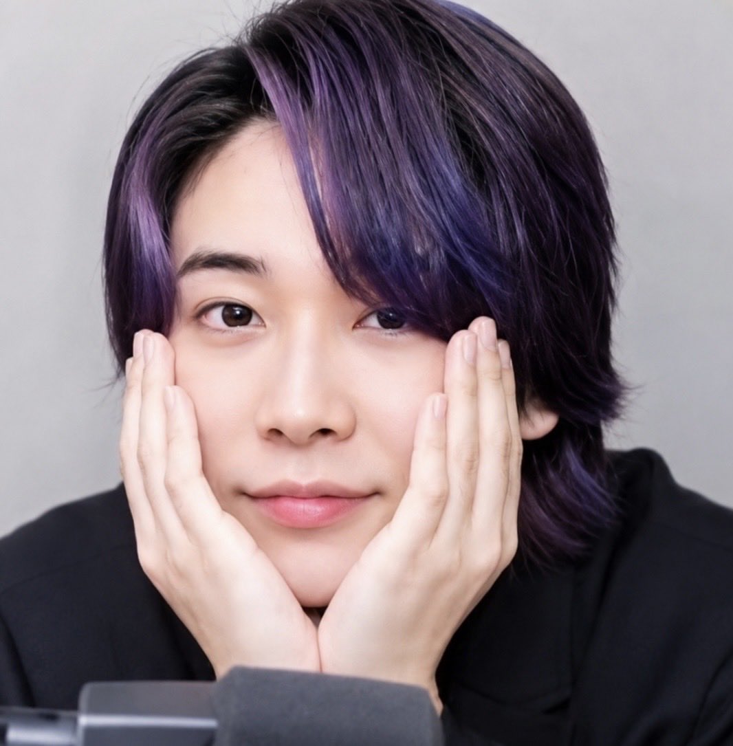 jlKyKTI9N613337's tweet photo. 大森元貴✖️紫💜
#MrsGREENAPPLE
#大森元貴 https://t.co/McxFoFKoNg