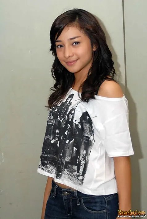 Matchands_'s tweet photo. Apa perasaan ku aja ya lihat si bunga ini kek ada mirip2 nikita willy nya pas seusia nya..🤔 https://t.co/UuTb9KC7Ro