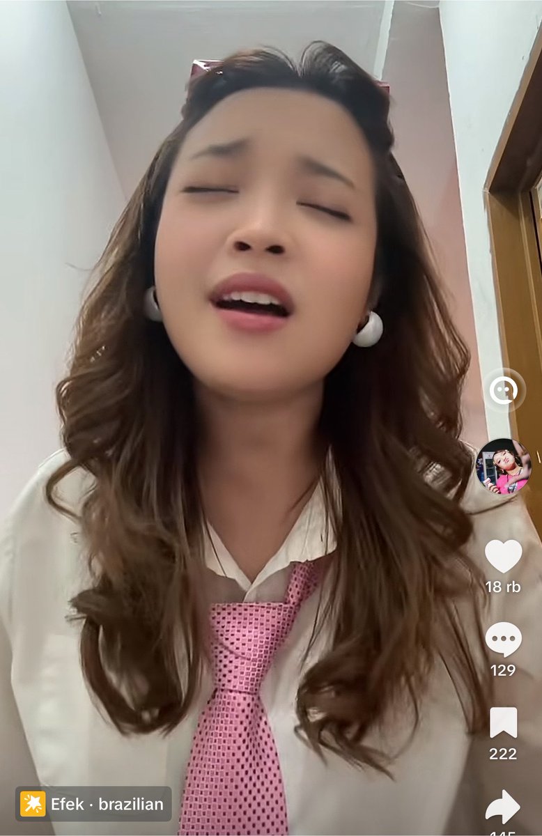 Matchands_'s tweet photo. Apa perasaan ku aja ya lihat si bunga ini kek ada mirip2 nikita willy nya pas seusia nya..🤔 https://t.co/UuTb9KC7Ro
