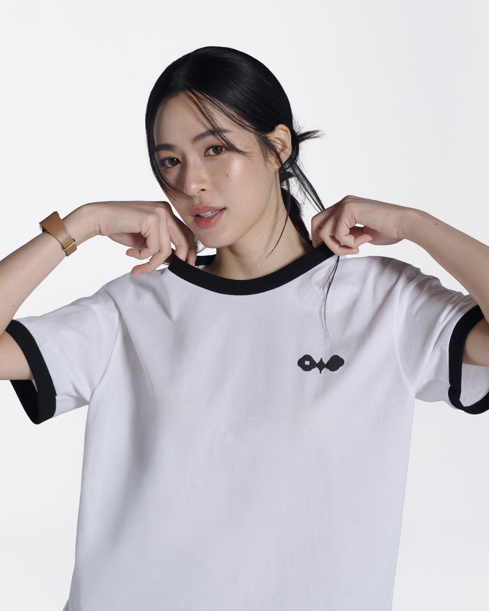 KMayaKwangbae's tweet photo. เสื้อคองกีจะมาแล้วววว ป้าจะเข้าตระกูลคอง!!!
เป็นสะใภ้อาจจะยาก
เป็นพนักงานร้าน ป้าก็ยอม ✌🏻🫠 https://t.co/Q35e3iF6LM