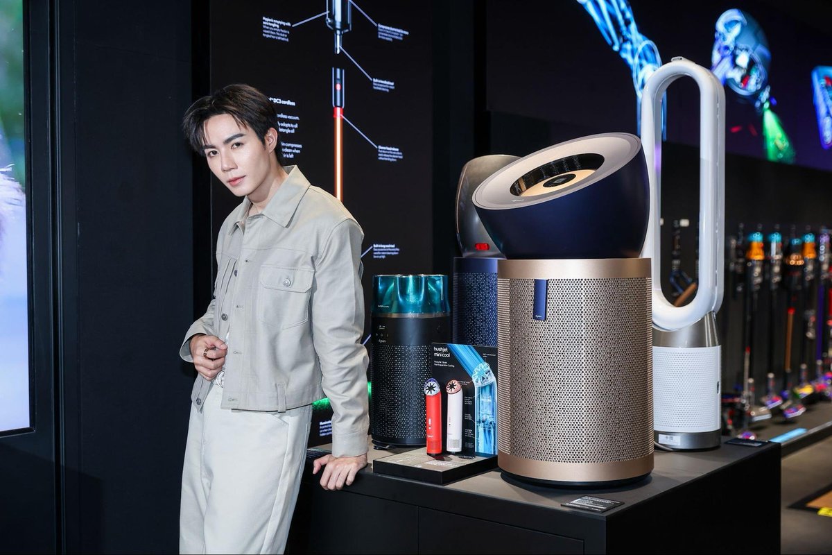 Update__today's tweet photo. Dyson เปิดประสบการณ์สโตร์ใหม่ ณ ICONSIAM พร้อม “ซี – พฤกษ์” ชวนสัมผัสเทคโนโลยี Dyson ครบทุกหมวดหมู่อย่างใกล้ชิด
อ่าน https://t.co/S486wm3TfW
#ZEEPRUKatDysonICONSIAM
#DysonStoreICONSIAM
#DysonTH #ZeePruk
#UPDATETODAY #ข่าว #ข่าวบันเทิ��� https://t.co/pM5zgx5YK1