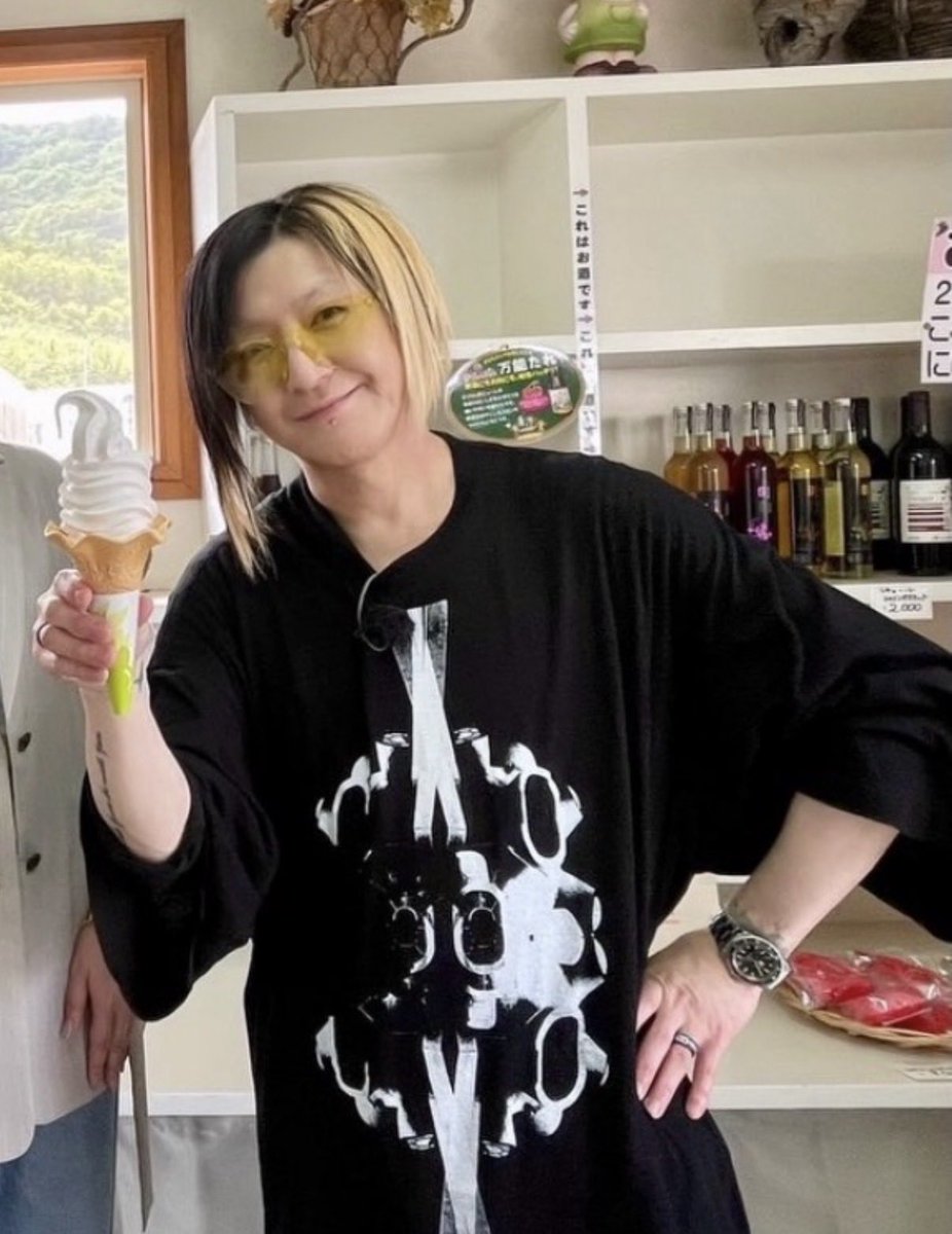 miku731's tweet photo. さくらんぼとHISASHI🍒、ソフトクリームとHISASHI🍦があまりにも可愛すぎる💜///∀`*> https://t.co/EMjWfZNk4a