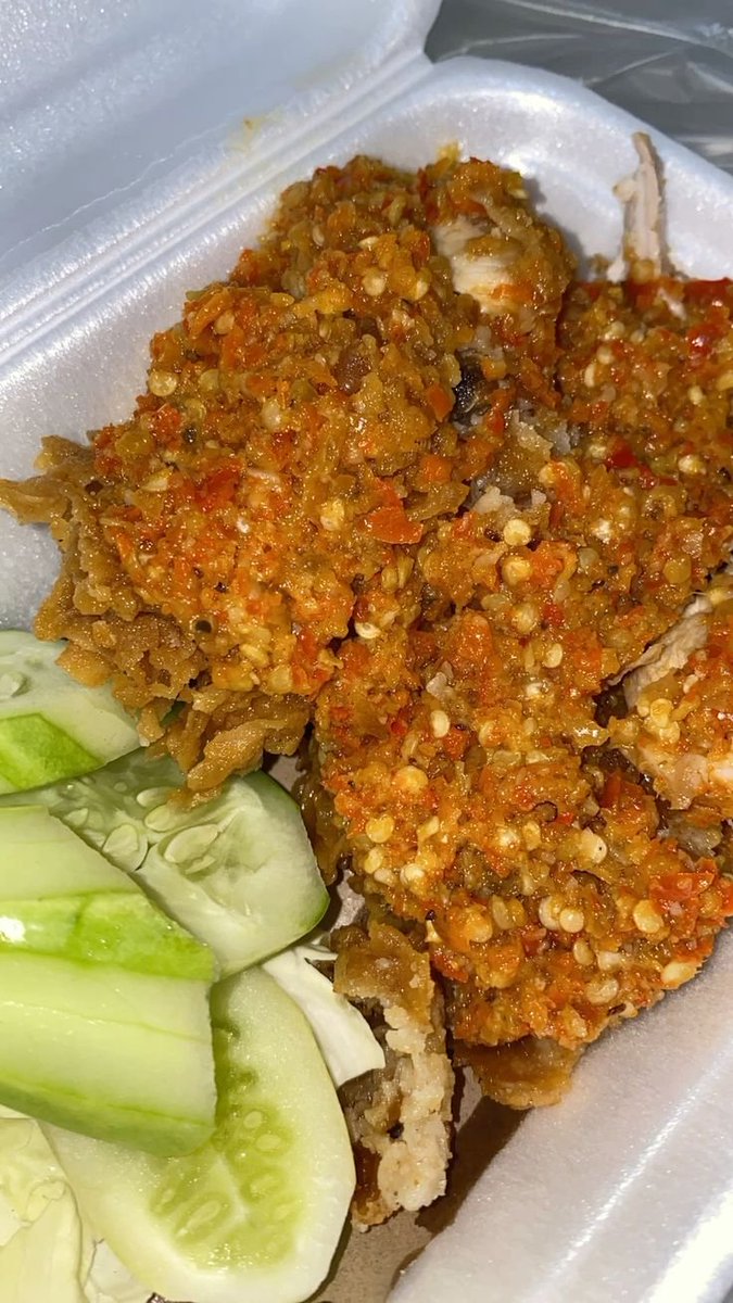 glxssie's tweet photo. Tim ayam geprek atau ayam crispy? https://t.co/I8X0meBh9N