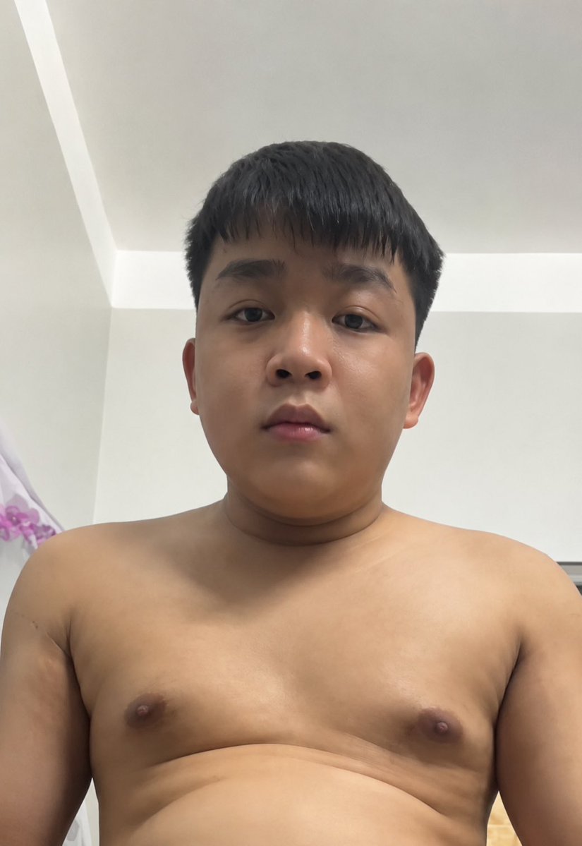 xxxxvn2026's tweet photo. Phần 2 bé trai việt nam 🇻🇳 bé này ăn tinh ngon vãi 🤣 https://t.co/Yomo0hBUvR