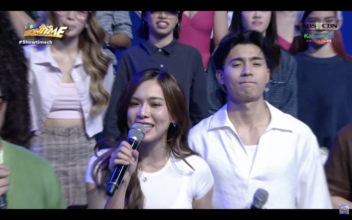 summerof_brent's tweet photo. hala kaka start pa lang ehh, duo in white yan sila hihi

MIYERKULIT WITH BRENT https://t.co/btqezWPqEW
