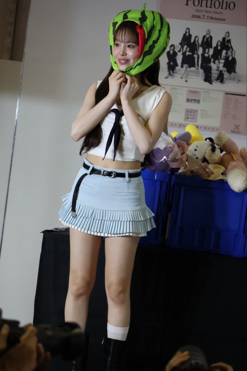 gym321's tweet photo. プレミアムサイン会＠京都
マコちゃん🦁🌈🧡

#NiziU_プレミアムサイン会_マコ https://t.co/BhSKiOHArx