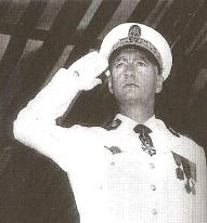 dreslincourt's tweet photo. Pierre Messmer :
Études/ Formation : Docteur en droit.
Jeunesse : Action Française, Légionnaire. Héros de Bir Hakeim, libération de Paris.... Héros de la Résistance.
Parti : Gaulliste.
Carrière politique : Pemier Ministre, on lui doit le Plan Messmer ( parc nucléaire), indépendance énergétique et prospérité.

G.Attal : 
Etudes/ Formation: études ratées, ( licence de droit non validée), diplôme de sciences po obtenu par Piston ( intervention ministérielle).
Jeunesse : Stage à la villa Médicis ( Piston!), stage au ministère de la Santé, obtenu par piston, M.Touraine est une amie de sa maman.
Parti : Larem, européiste tendance Bildenberg
Carrière politique : opportuniste macronard et manipulation...premier ministre, endettement record, magouilles pour cacher ce fait aux Français ( Accusation d'O.Marleix) 
Union en 2024 avec Mélenchon.
Candidat à l'élection présidentielle ringard. ( Celerus !)

Il y a des comparaisons qui font mal...et qui expliquent la chute de la maison France.
Et si on essayait les partis souverainistes ?