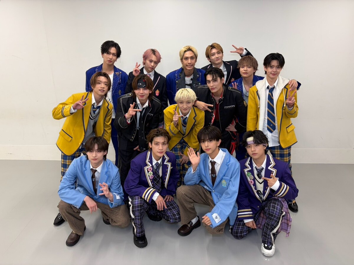 natalie_mu's tweet photo. TREASUREが「バズリズム02」
スタジオトーク初登場

EBiDAN、cosmosy、AOAOもライブ
https://t.co/WaVrmqJvnJ

#バズリズム02 https://t.co/o6WXYeWXXw