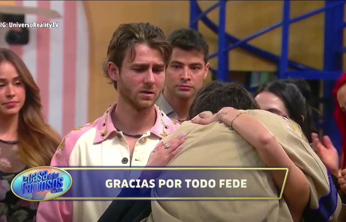 MrDiegoPerez11's tweet photo. Mi niño Luis chaparro quedo tieso, shock , frío, Frozen,devastado por la salida de Fede ..

Todo bello el Luis ya sabe que se le fue el contenido que hacía 
#LaCasaDeLosFamososMéxico https://t.co/1ZvMJsW22s