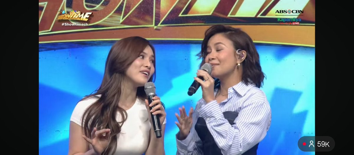 NicoleMedas6nd's tweet photo. Jackie with her fav singer miss sitti ✨♥💞
 
#Showtimech happy Wednesday @jackiegirlg 📸 https://t.co/LFrVoJkJwZ