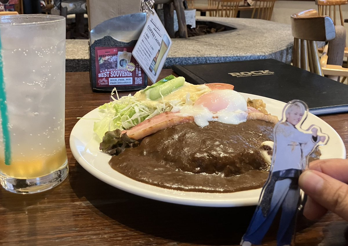 chiha_333's tweet photo. #萌木の村ROCK

ボリュームすごくて
大大大繁盛店（60-120分待ち）🍛

#土曜はナニする 
#篠塚大輝
#猪俣周杜
#橋本将生 https://t.co/iHLncyYezA