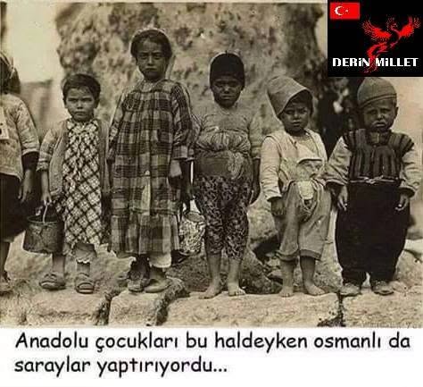 ergenekon172125's tweet photo. ANADOLU ÇOCUKLARI BU HALDEYKEN,
OSMANLI'DA SARAYLAR YAPTIRIYORDU.
NE DİYORDU OSMANLI TÜRKLER İÇİN ?
ETRÂK-I Bİ İDRAK. (İDRÂKSİZ TÜRKLER)
OSMANLI'DA BU İDRÂKSIZ TÜRKLER,
BUGÜNKÜLER GİBİ,
VERGİ VERİYOR,
ASKERE GİDİYOR
SAVAŞIYOR
VE ÖLÜYORLARDI.
AMA NE YÖNETİM,
NE SERMAYE,
NE BASIN,
YİNE BUGÜN OLDUĞU GİBİ
TÜRKLER'DE DEĞİLDİ.
TIPKI BUGÜN OLDUĞU GİBİ O GÜN DE DEVŞİRME PAŞALAR
DEVLETİ YÖNETİYORDU.
OSMANLI ZAMANINDA DA DEVLETİ YÖNETENLER,
TÜRKLER HARİÇ,
BÜNYESİNDE BULUNDURDUĞU TÜM TOPLUMLARA,
AÇILIM ÜZERİNE AÇILIM YAPIYORDU.
YANİ,
KAPÜTİLASYONLAR YAPIYORDU.
NE DEMEKTİR KAPÜTİLASYON?
YABANCILARA VERİLEN,
EKONOMİK, ADLİ VE İDARİ AYRICALIKLAR, HAKLAR.
PEKİ NE OLDU BU HAKLARI VERDİKTEN SONRA?
OSMANLI BELASINI BULDU.
YIKILMA SÜRECİ BAŞLADI.
BUGÜN TÜRKİYE CUMHURİYETİ DEVLETİNİ İDARE EDENLER İSE
İKİZ YASALAR'I ÇIKARDILAR.
İKİZ YASALAR NEDİR?
HALKLARIN KENDİ KADERİNİ TAYİN ETME HAKKININ KENDİLERİNE VERİLMESİ DEMEKTİR.
PEKİ NE OLDU İKİZ YASALAR YÜRÜRLÜĞE GİRDİKTEN SONRA?
TÜRKİYE CUMHURİYETİ'NİN LEGAL OLARAK BÖLÜNMESİNİN ÖNÜ AÇILDI.
OSMANLI YIKILIRKEN,
BİR TÜRK PAŞASI OLAN MUSTAFA KEMAL ÇIKTI,
OSMANLI'NIN İTTİĞİ KAKTIĞI TÜRKLERE BİR DEVLET KURDU.
TÜRKİYE CUMHURİYETİ DEVLETİ YIKILACAK MI ?
CEVAP VERELİM.
TÜRK,
'DEVLETİ YIKILACAK KORKUSUYLA' BARIŞIK YAŞAYAN MİLLETTİR.
NE KURMAK KÜLFET NE YIKMAK EZİYETTİR...
YIKILACAĞINA DAİR İŞARETLER GÖRÜNÜYORSA
O DEVLETİ YENIDEN KURAR HEMDE DAHA GÜCLÜ KILAR AMA O SIRADA HAINLERIN HEPSINIDE YOK EDER   BUDA BEDELIDIR ...