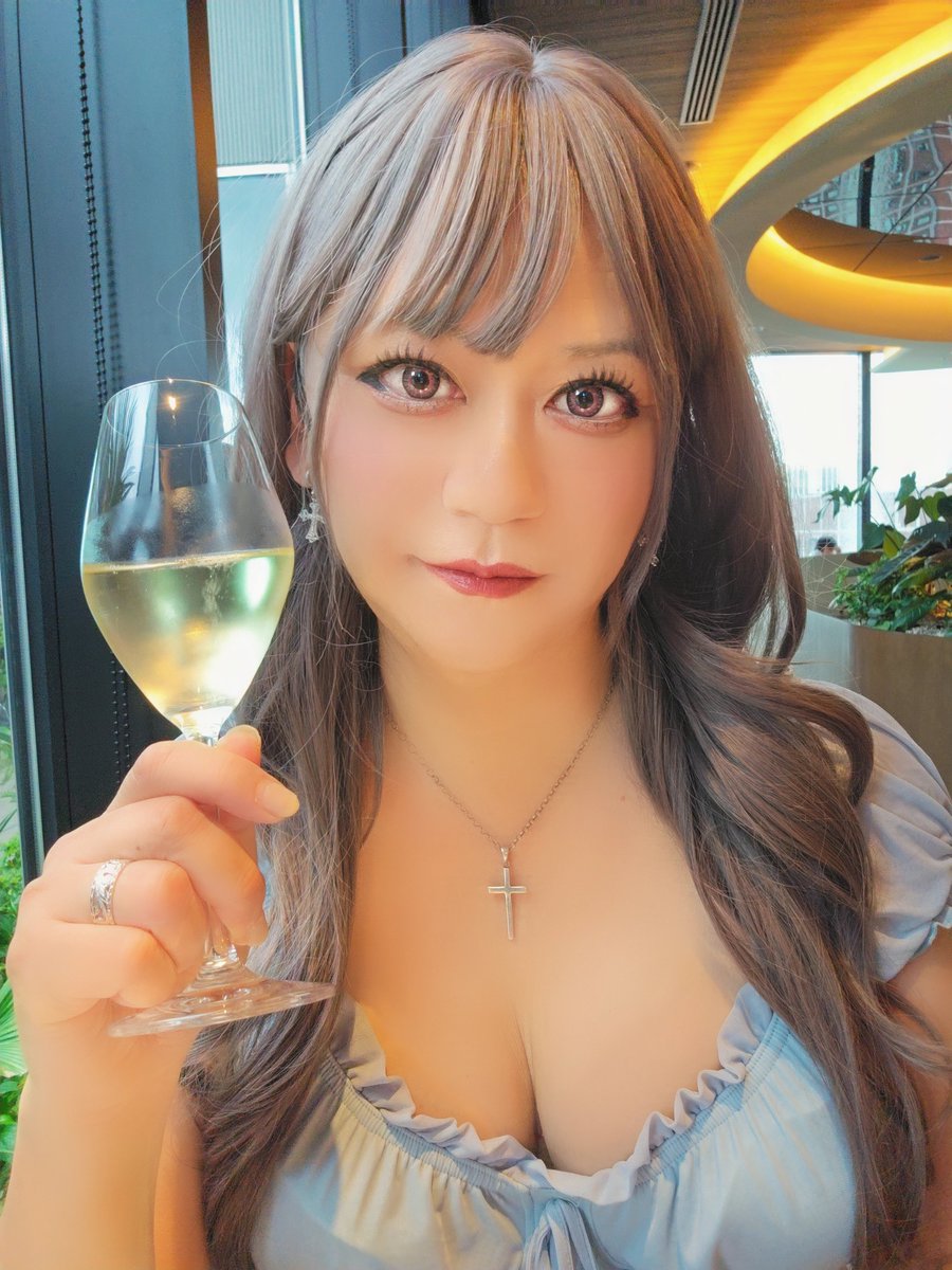 Erika_Tadano's tweet photo. 皆さん、お盆休みはいかがお過ごしですか？逆走台風で予定が狂った人もいるかもですね
私は都内でゆっくり過ごす予定です
まずはいつもの歌舞伎町のホテルダイニングでランチ🍴相変わらずハイクオリティで楽しめました💕
#ホテルグルーヴ #JAM17 https://t.co/SqcDuRuqvp