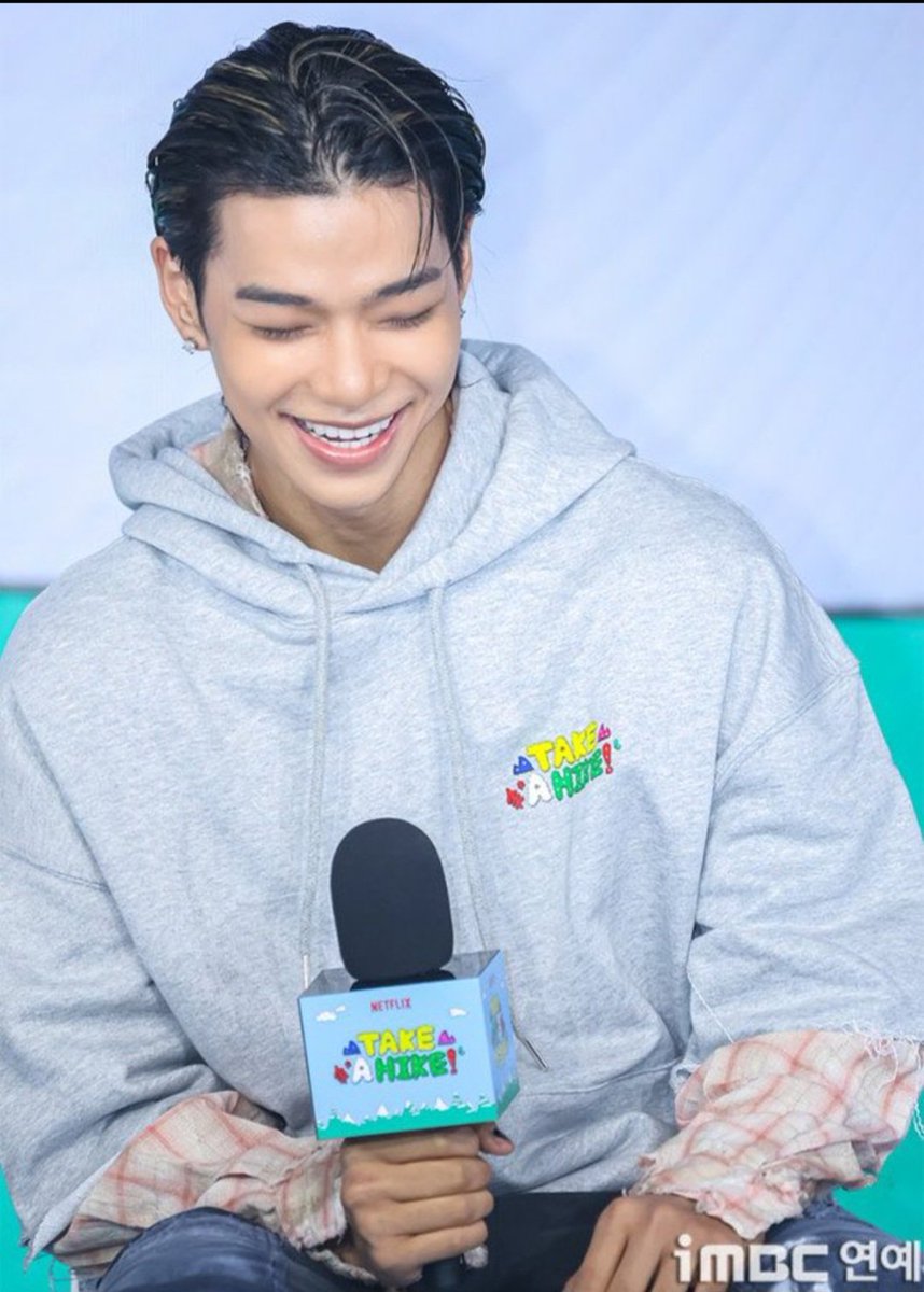 dayoneulsaner's tweet photo. That smile could end wars https://t.co/8exJWpGtco